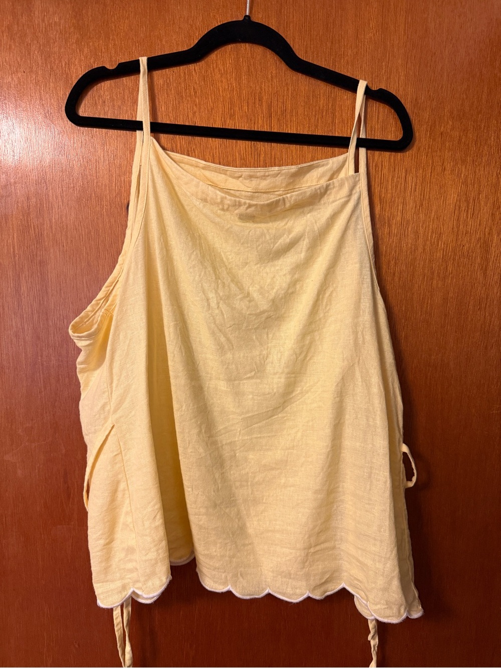 Old Navy Light Yellow Scallop-Hem Spaghetti Strap Camisole